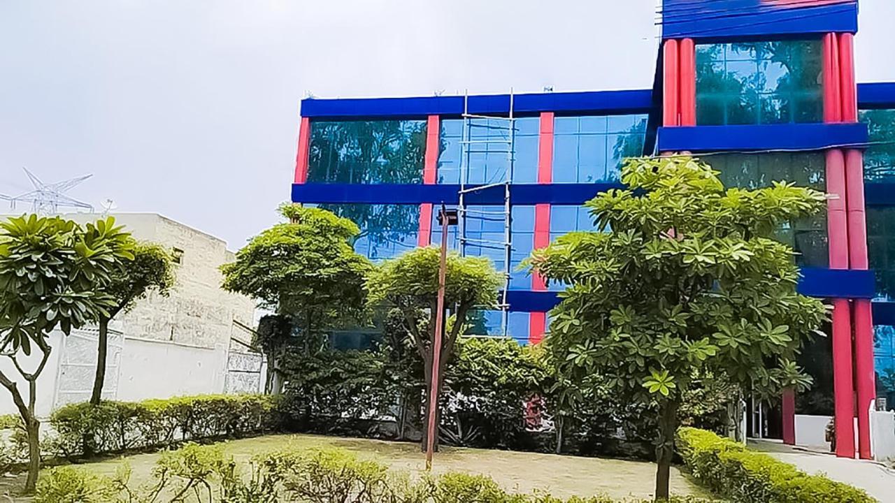 Roomshala 110 Hotel Mulaqaat - Shiv Nadar University Dadri Εξωτερικό φωτογραφία