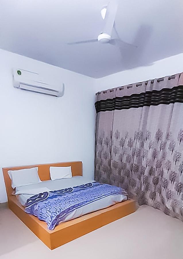 Roomshala 110 Hotel Mulaqaat - Shiv Nadar University Dadri Εξωτερικό φωτογραφία