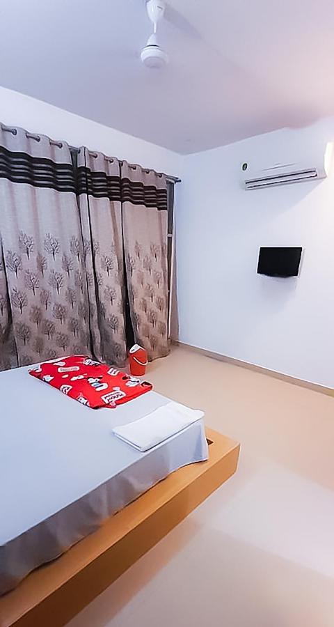 Roomshala 110 Hotel Mulaqaat - Shiv Nadar University Dadri Εξωτερικό φωτογραφία