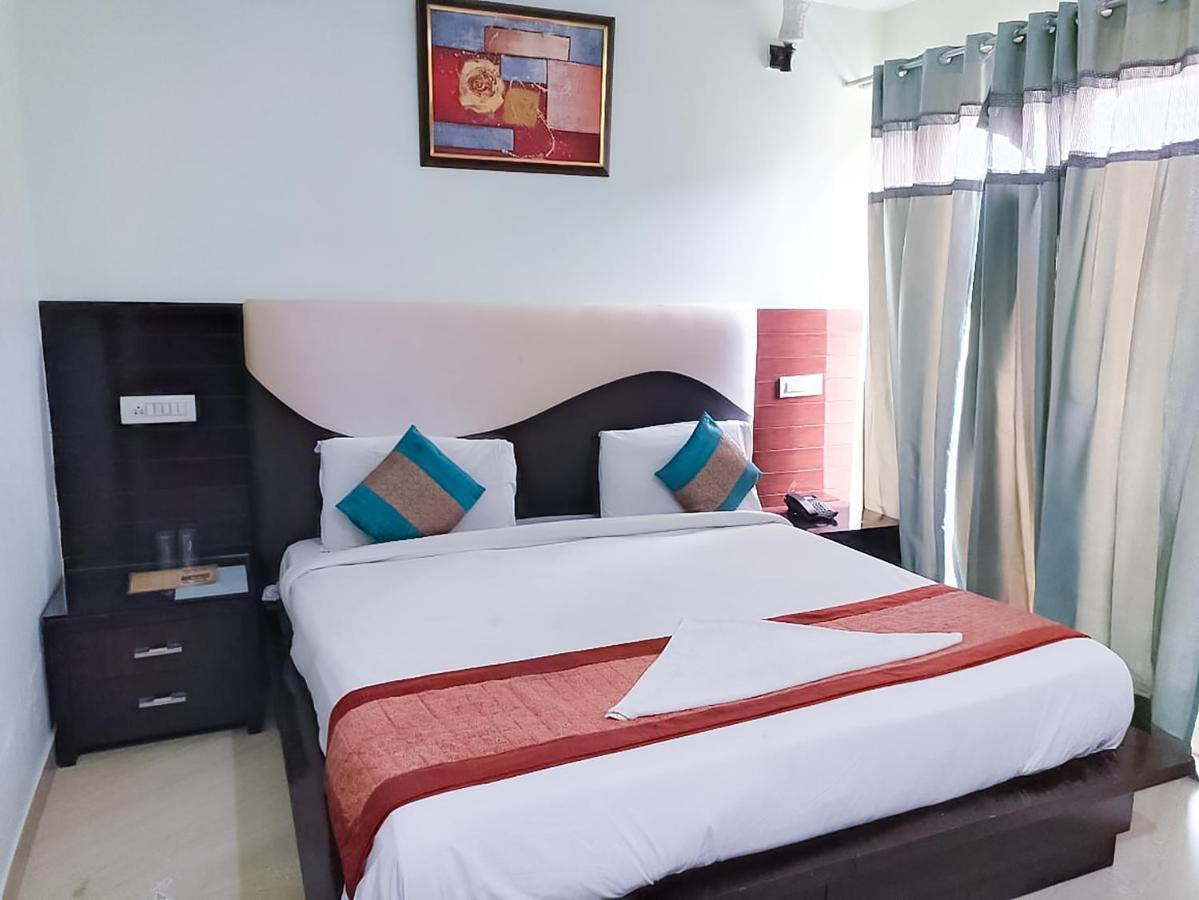 Roomshala 110 Hotel Mulaqaat - Shiv Nadar University Dadri Εξωτερικό φωτογραφία